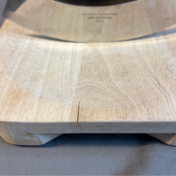 Arcosteel Stainless Steel Mezzaluna Double Blade Roller Knife W/Cutting Board - Picture 6 of 7
